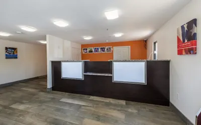 Photo 4 - Motel 6 Greenville, SC