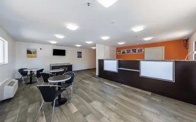 Photo 3 - Motel 6 Greenville, SC