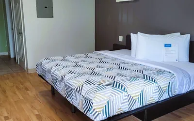 Photo 5 - Studio 6 Extended Stay - Atlanta, GA - Chamblee