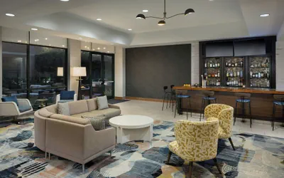 Photo 2 - Courtyard by Marriott Little Rock Downtown