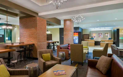 Photo 3 - Courtyard by Marriott Little Rock Downtown