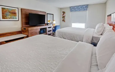 Photo 4 - Hampton Inn Van Buren