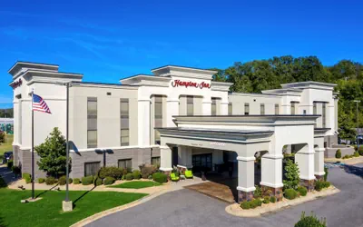 Photo 2 - Hampton Inn Van Buren