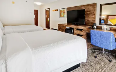 Photo 3 - Hampton Inn Van Buren