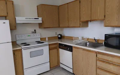 Photo 5 - Lavissh Inn & Suites