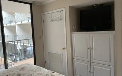 Photo 2 - Oak Square Rentals