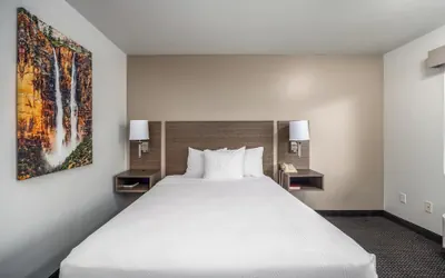 Photo 4 - St. George Inn & Suites