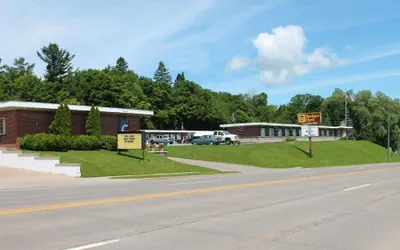 Budget Host Crestview Inn