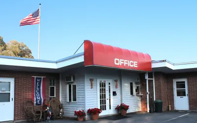 Photo 3 - Budget Host Crestview Inn