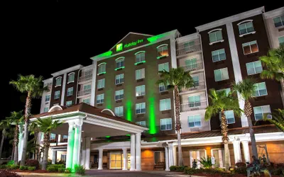 Photo 2 - Holiday Inn & Suites Lake City by IHG
