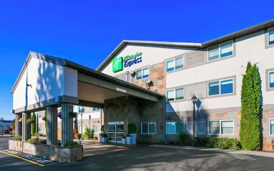 Photo 2 - Holiday Inn Express & Suites Everett by IHG