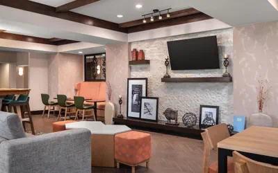 Photo 3 - Hampton Inn & Suites Fresno