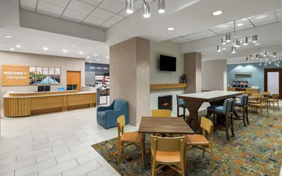 Photo 4 - Hampton Inn & Suites Bremerton