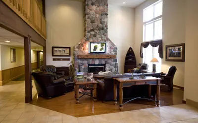 Photo 2 - Swan Lake Resort