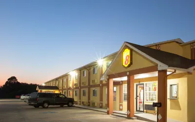 Photo 2 - Super 8 by Wyndham Chickasha