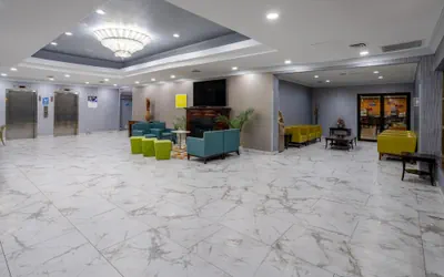 Photo 5 - Days Hotel by Wyndham North Bergen /NYC Area