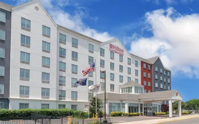 Photo 2 - Hilton Garden Inn Queens/JFK Airport