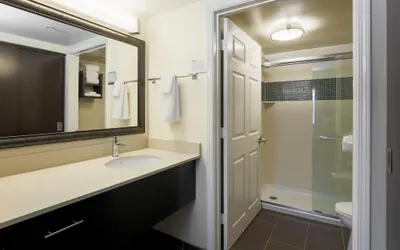 Photo 4 - Staybridge Suites Philadelphia-Mt. Laurel by IHG