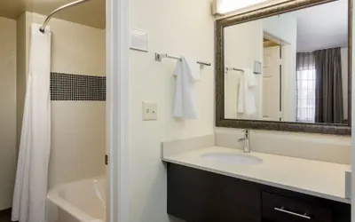 Photo 5 - Staybridge Suites Philadelphia-Mt. Laurel by IHG