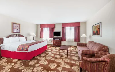 Photo 4 - Hawthorn Extended Stay by Wyndham Seville