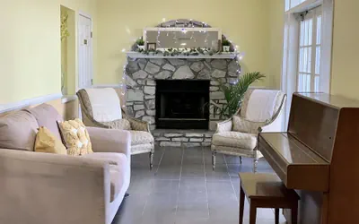 Photo 3 - Seven Gables Inn