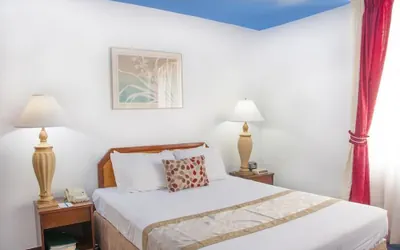 Photo 4 - Holiday Surf Hotel