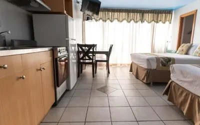 Photo 5 - Holiday Surf Hotel
