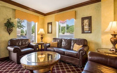 Photo 4 - Savannah House Hotel