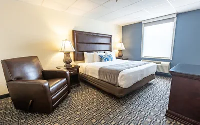 Photo 2 - Savannah House Hotel