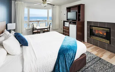 Photo 5 - Clarion Inn Surfrider Resort