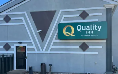 Photo 2 - Quality Inn Plainfield I-395