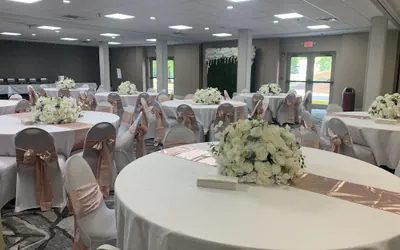 Photo 3 - Holiday Inn Express Hotel & Suites Pittsburgh West Mifflin by IHG
