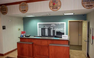 Photo 5 - Hampton Inn Lebanon