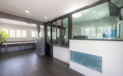 Photo 3 - Hollywood City Inn