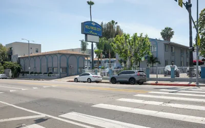 Photo 2 - Hollywood City Inn