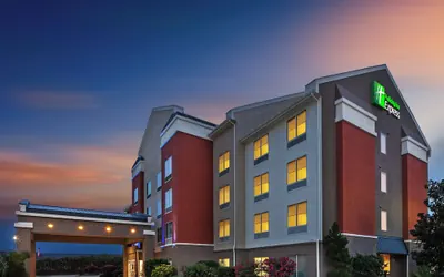 Photo 2 - Holiday Inn Express New Orleans East by IHG