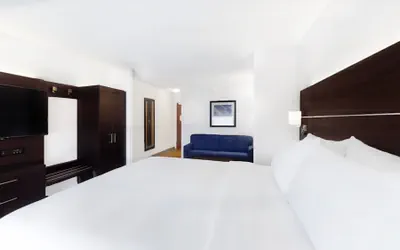 Photo 3 - Holiday Inn Express New Orleans East by IHG