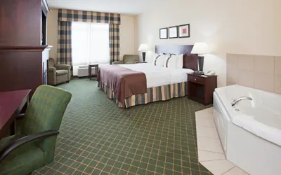 Photo 4 - Holiday Inn Conference Ctr Marshfield by IHG