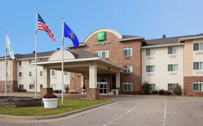 Photo 2 - Holiday Inn Conference Ctr Marshfield by IHG