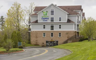 Holiday Inn Express Hotel & Suites White River Junction by IHG