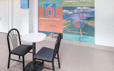 Photo 4 - Motel 6 Grand Prairie, TX - Near Six Flags Drive