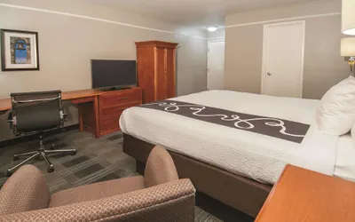Photo 5 - La Quinta Inn by Wyndham San Antonio Brooks City Base
