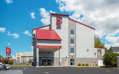 Photo 2 - Red Roof Inn & Suites Philadelphia - Bellmawr