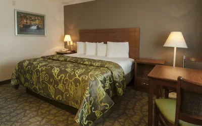 Photo 5 - Econo Lodge Cherokee Near Island Park