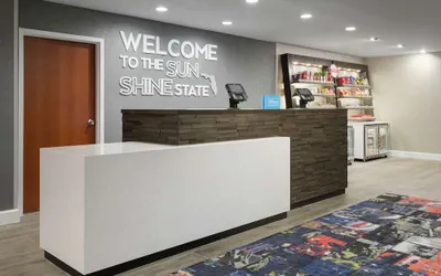 Photo 4 - Hampton Inn & Suites Tampa/Ybor City/Downtown
