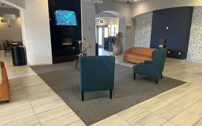 Photo 5 - La Quinta Inn & Suites by Wyndham Albuquerque Midtown