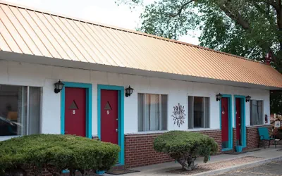 Circle R Motel