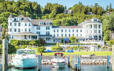 Photo 2 - Island House Hotel