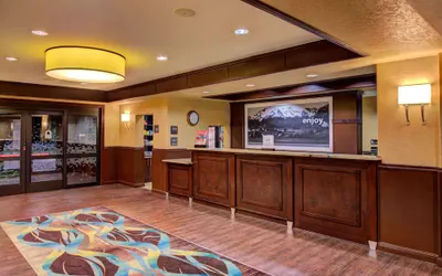 Photo 4 - Hampton Inn & Suites Ontario