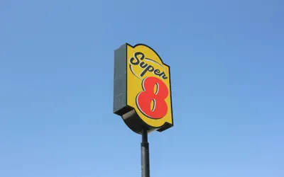 Super 8 by Wyndham Wells